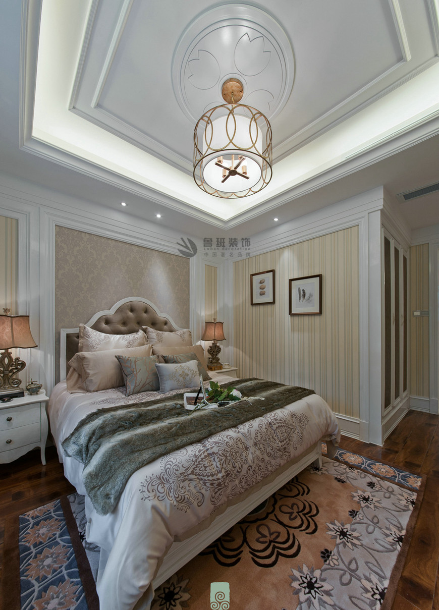 金地湖(hú)城大境法式風格五居室230平米李建明主筆(bǐ)——主卧設計實景拍攝 金地湖(hú)城大境法式風格五居室230平米李建明主筆(bǐ)——主卧設計實景拍攝